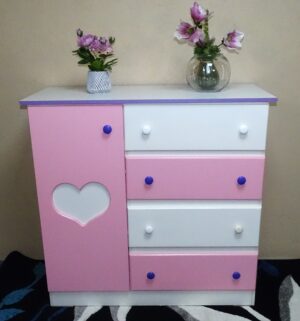 Comoda infantil corazon